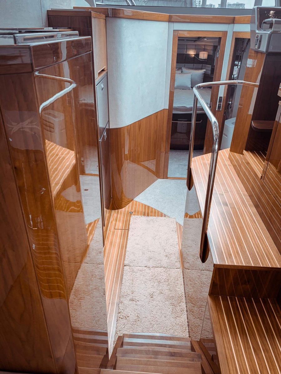 hanh-lang-xuong-phong-ngu-du-thuyen-galeon-420-fly